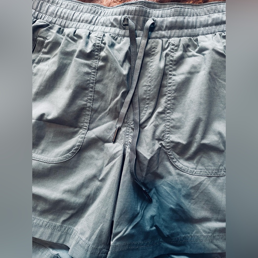 L.L. Bean Men's Athletic Shorts Sz Medium in Teal - Picture 2 of 8